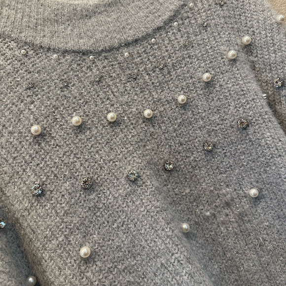 Shimmery Diamond and Pearl Sweater 💎 - Picture 2 of 3